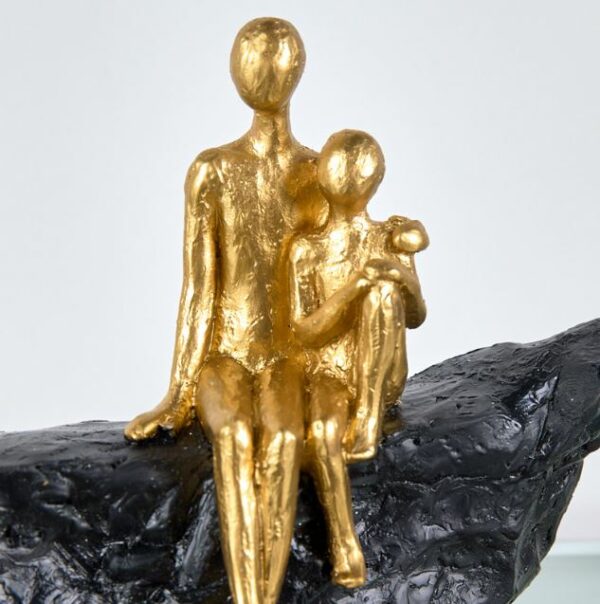 Escultura família de 3 pessoas 17cm - Image 2