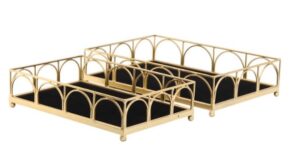 Bandeja ret. em metal dourado/ base veludo menor